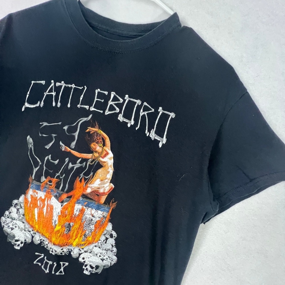 Cattleboro 2018 Medium Skulls Graphic Tshirt Grunge Flames Emo Y2k-Style - Picture 4 of 10